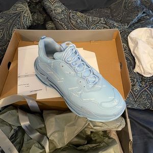 Balenciaga triple s